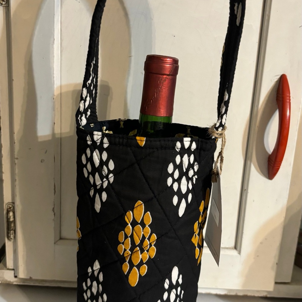 Stylish Black and Yellow Quilted Wine Bag